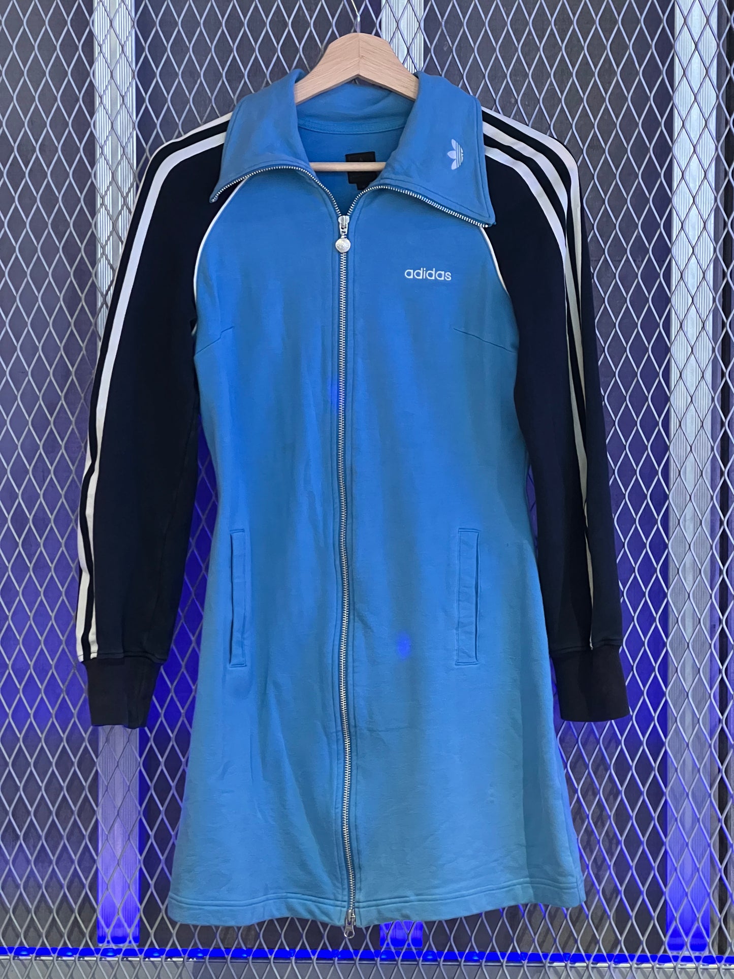 Suzu_adidasトラックジャージ