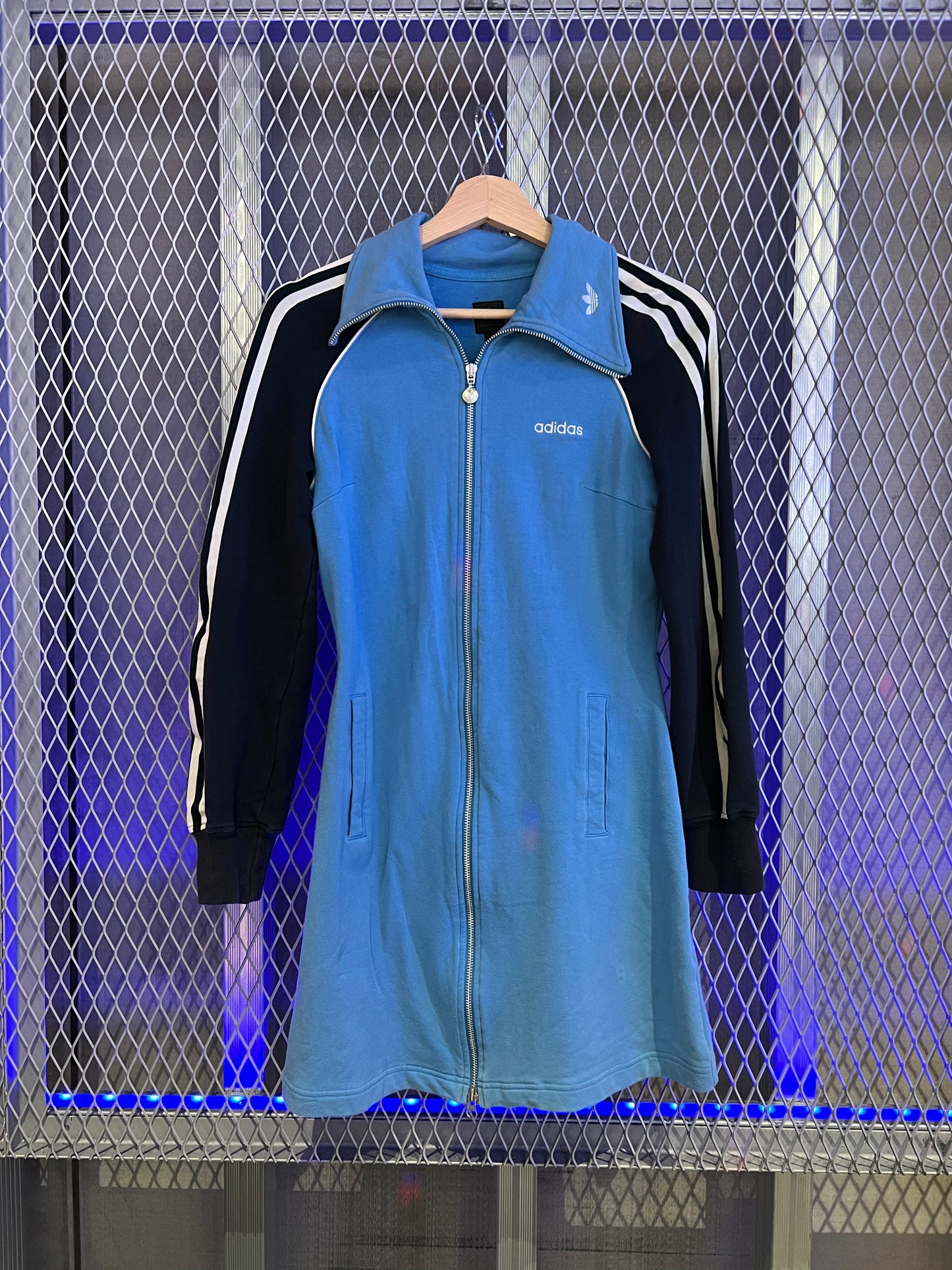 Suzu_adidasトラックジャージ