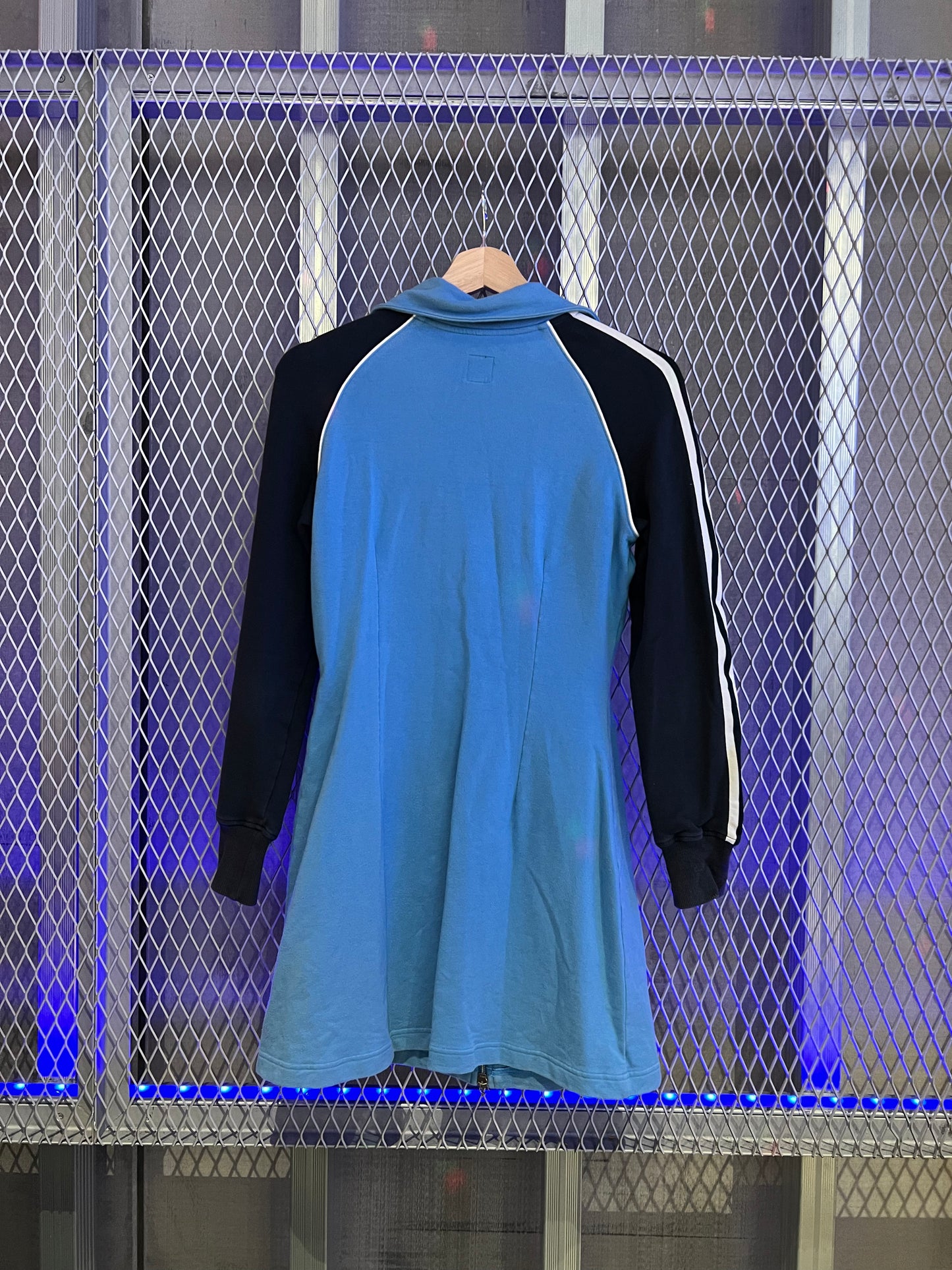 Suzu_adidasトラックジャージ