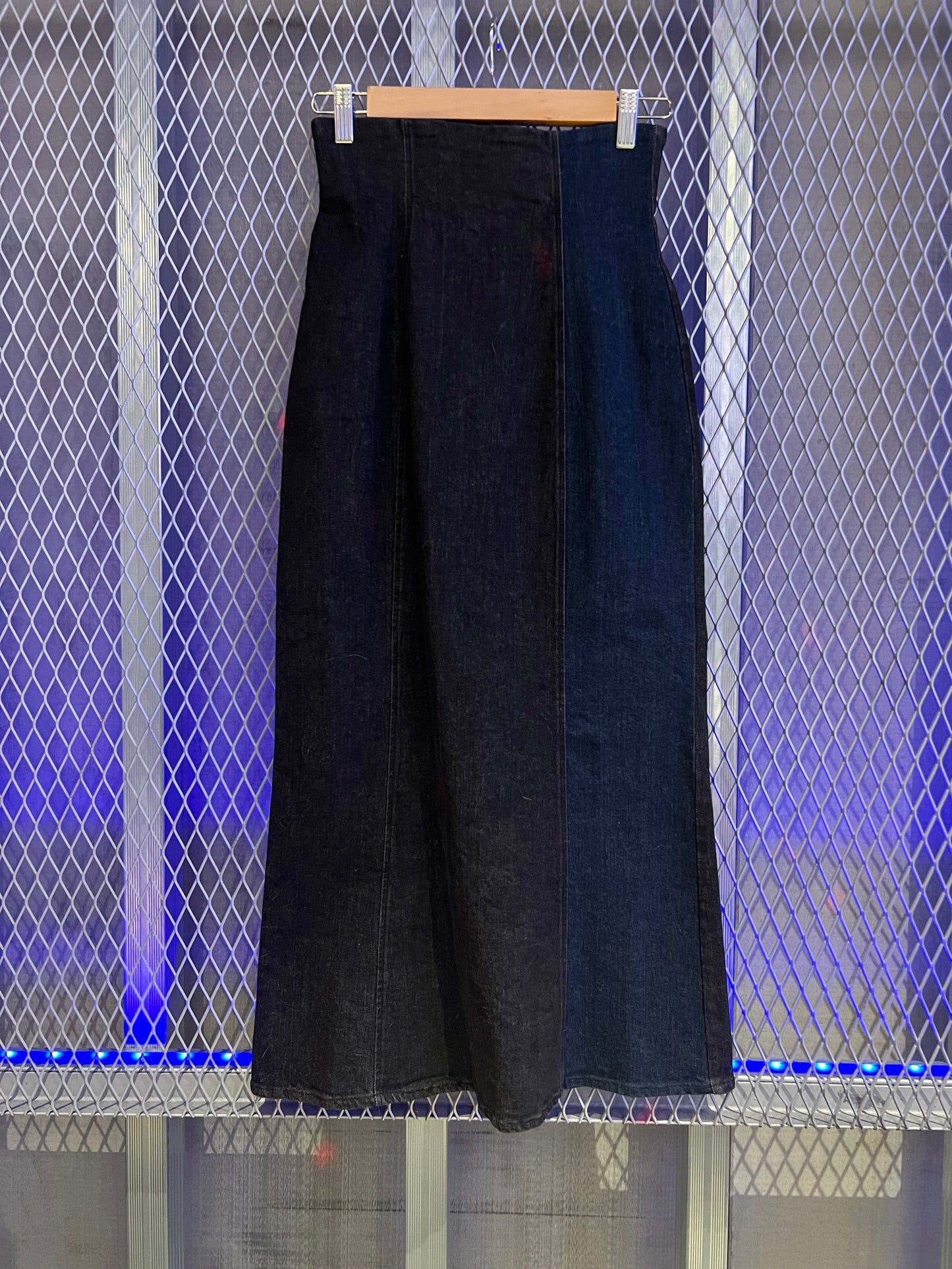 戸田ころね_デニムスカート