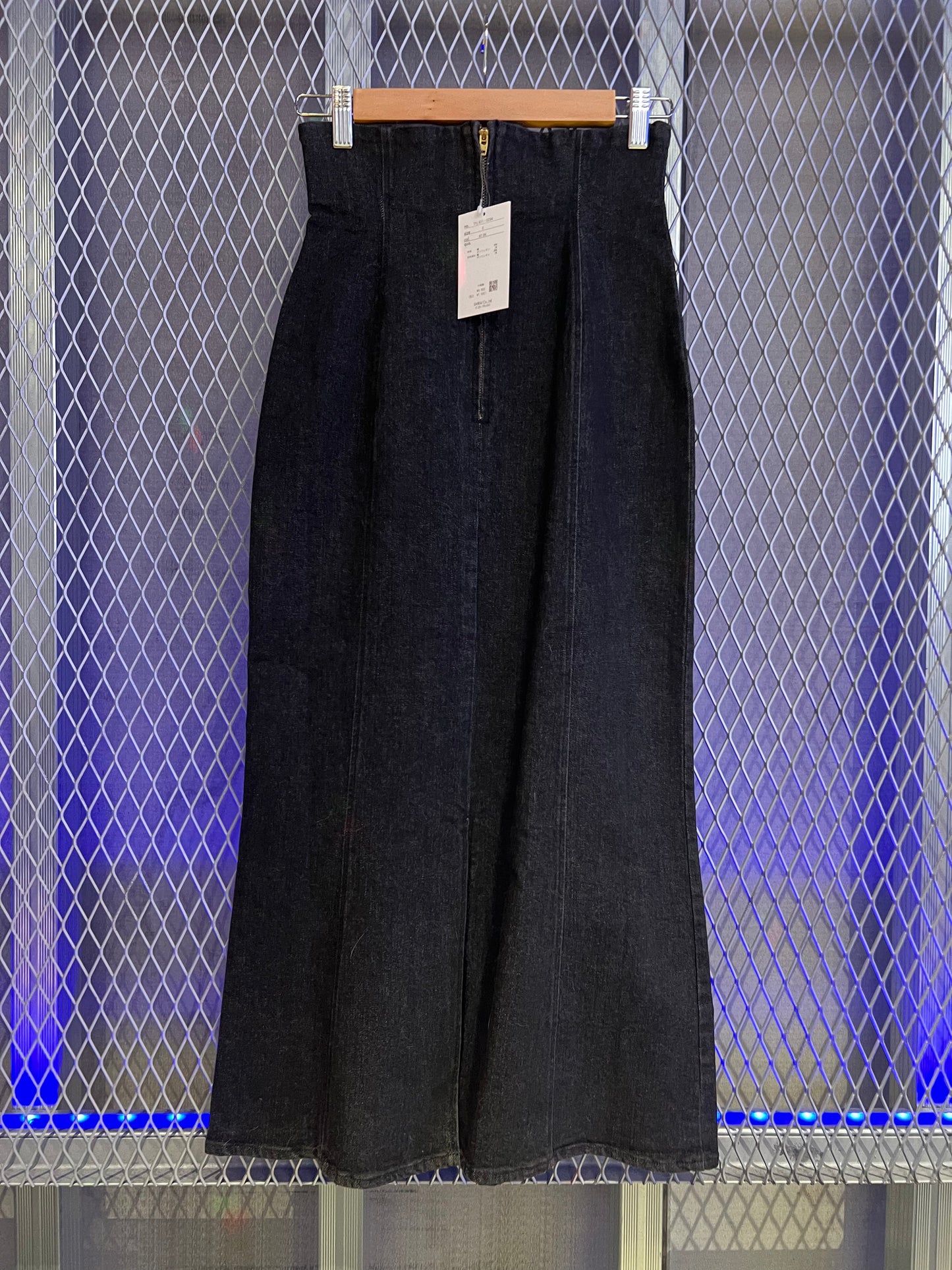 戸田ころね_デニムスカート