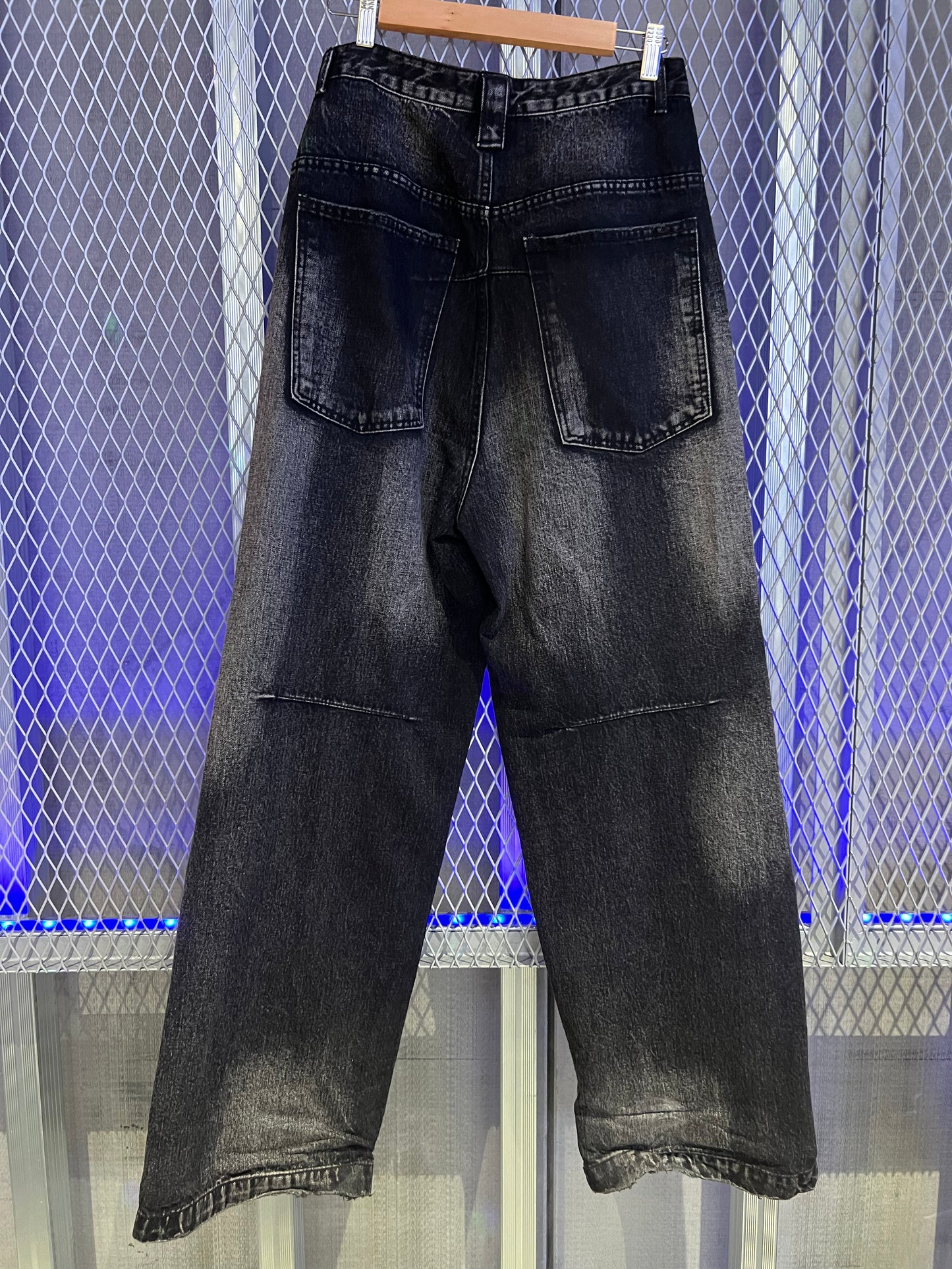 おつ。ダメージワイドパンツ