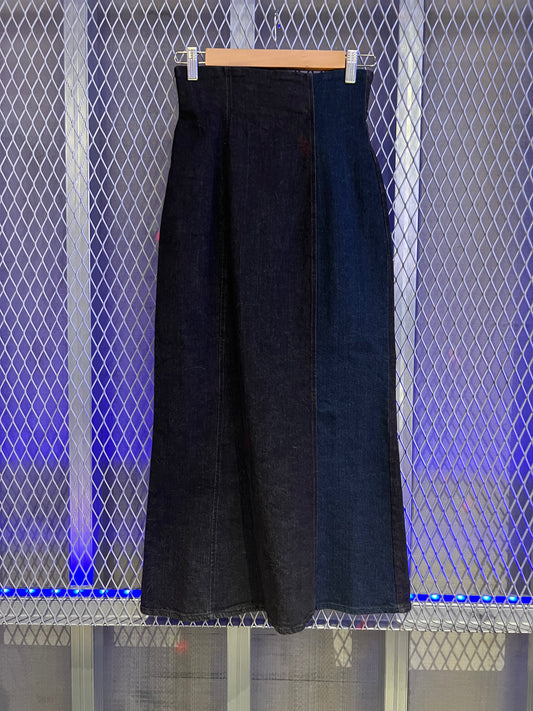 戸田ころね_デニムスカート